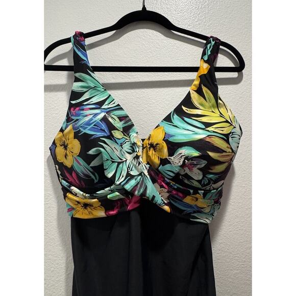 Maxine Of Hollywood Swimsuit Size 12 Mio One Piece Black Floral Print Tropical - Picture 2 of 7